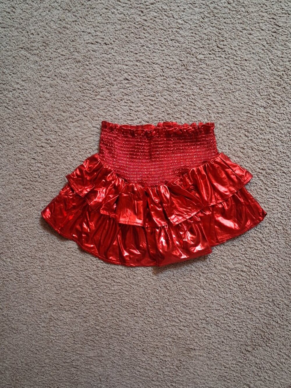 NWOT QUEEN OF SPARKLES Women's Red Metallic Smocked Waist Tiered Skort sz M